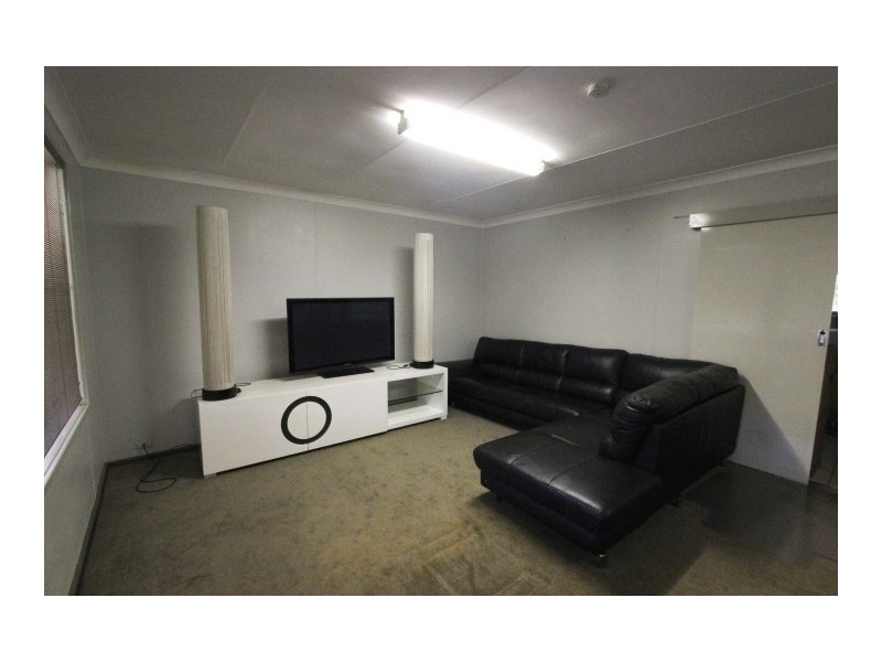 9 Flynn Crescent, Dampier WA 6713