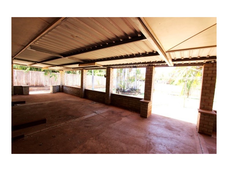 9 Flynn Crescent, Dampier WA 6713