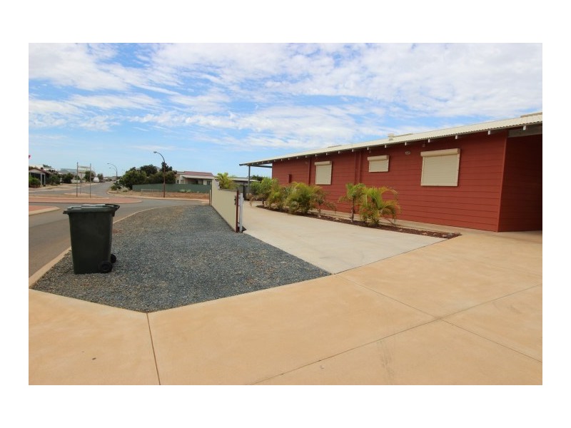 24 Ridge Elbow, Nickol WA 6714