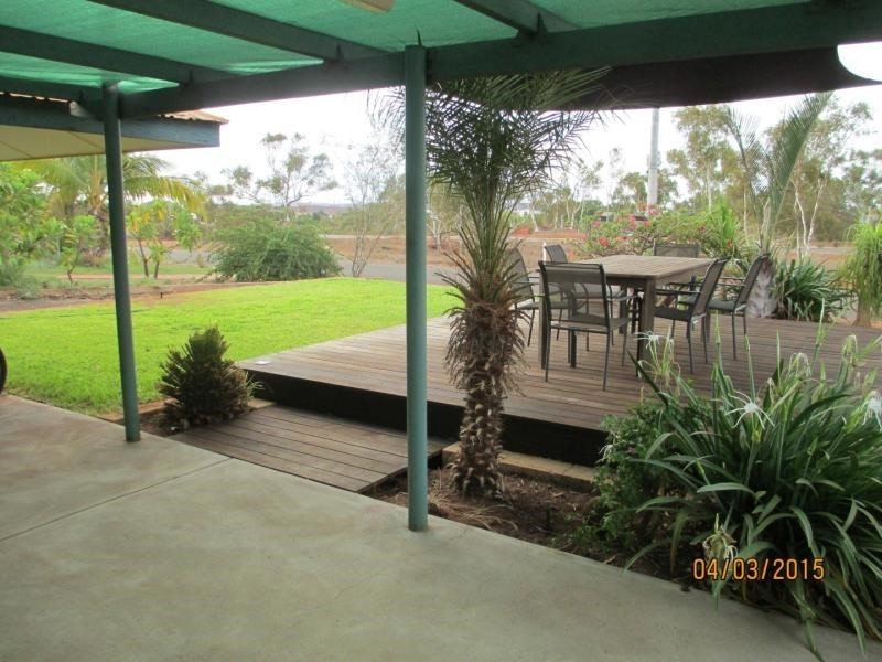 12 Oakover Crescent, Dampier WA 6713