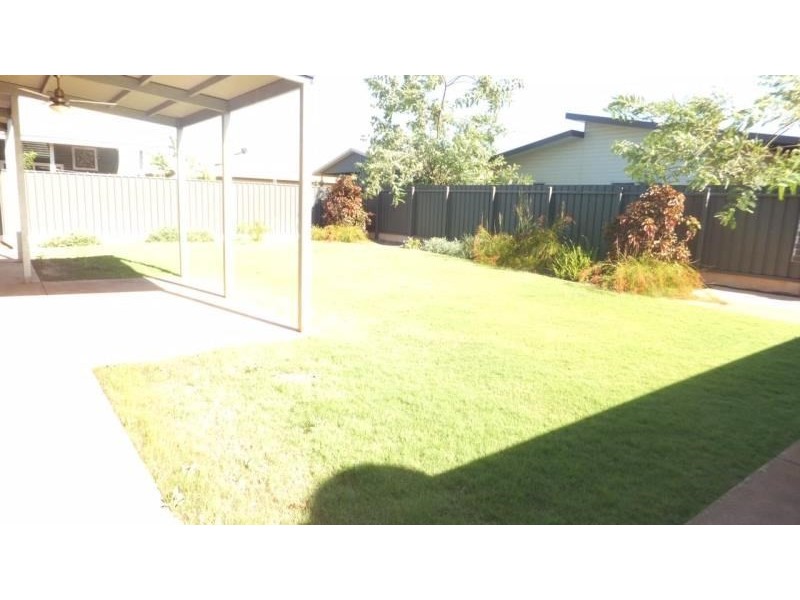 8 Bardurra Street, Baynton WA 6714