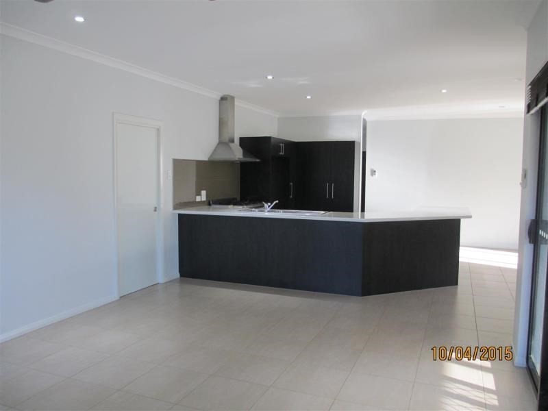 11 Jadura Crescent, Baynton WA 6714