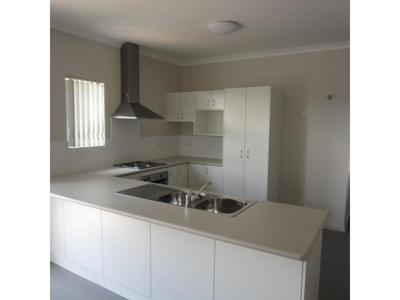 15 Bettong Bend, Baynton WA 6714