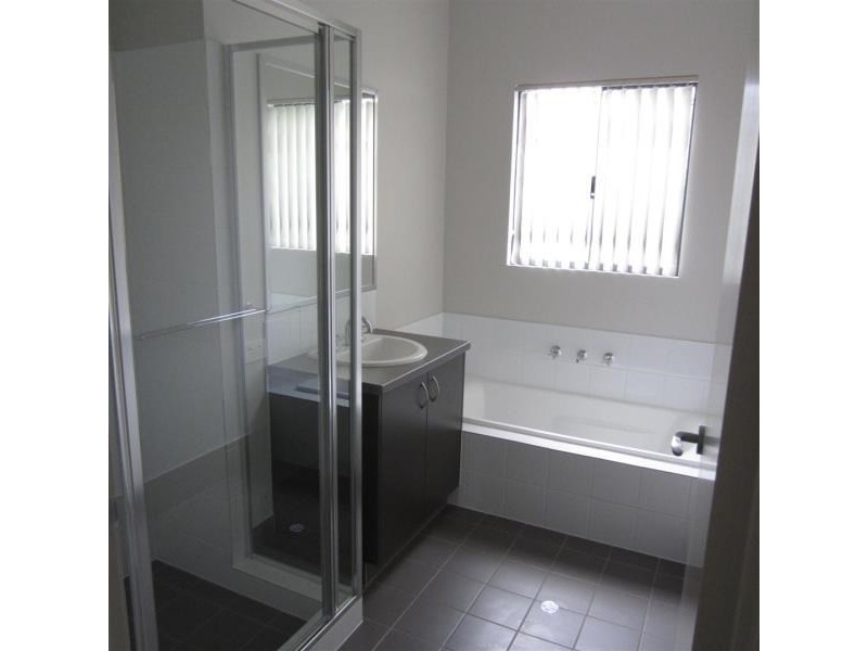 15 Bettong Bend, Baynton WA 6714