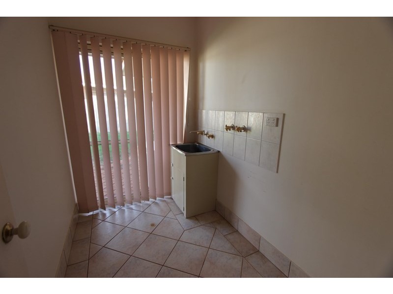 39 McCamey Loop, Baynton WA 6714