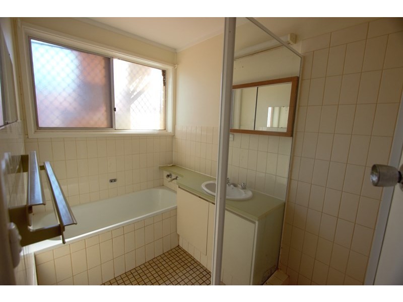 8 Hardey Crescent, Dampier WA 6713