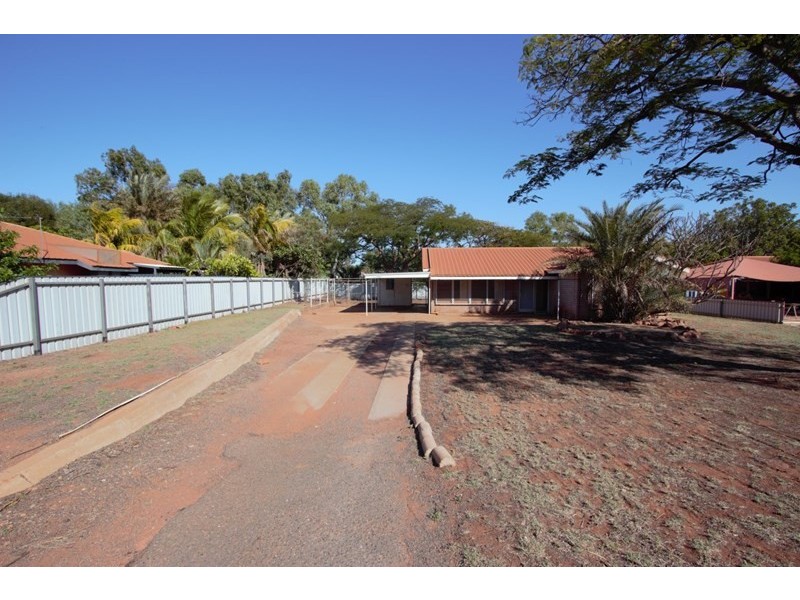 8 Hardey Crescent, Dampier WA 6713