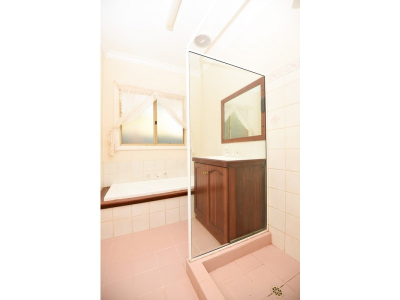 33 Leslie Loop, Baynton WA 6714