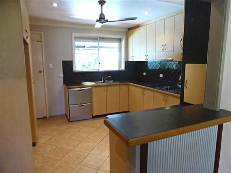 7 Giles Crescent, Dampier WA 6713