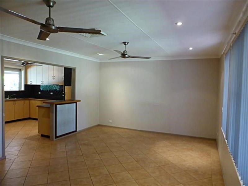 7 Giles Crescent, Dampier WA 6713