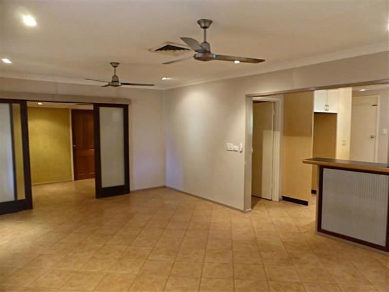 7 Giles Crescent, Dampier WA 6713