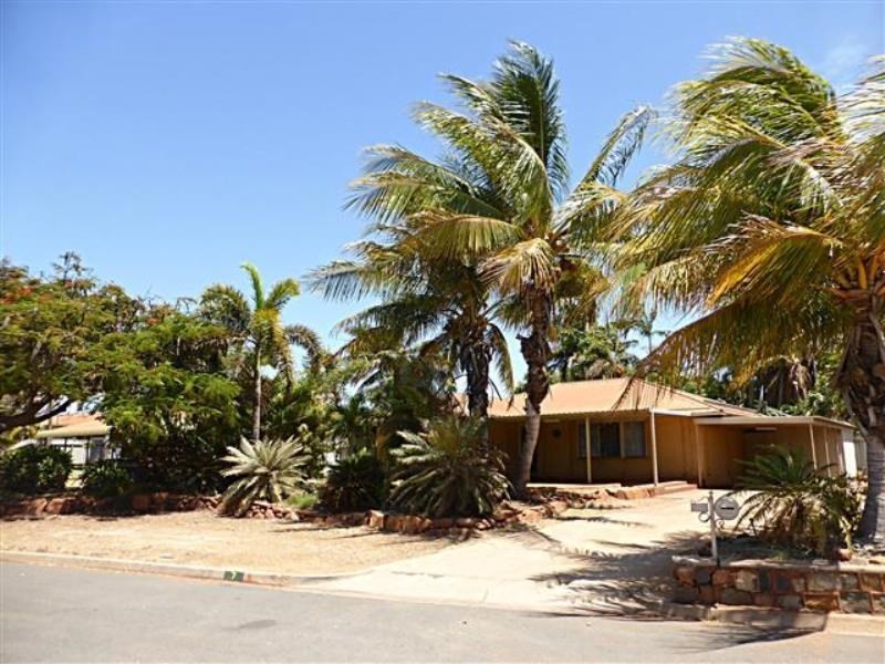 7 Giles Crescent, Dampier WA 6713