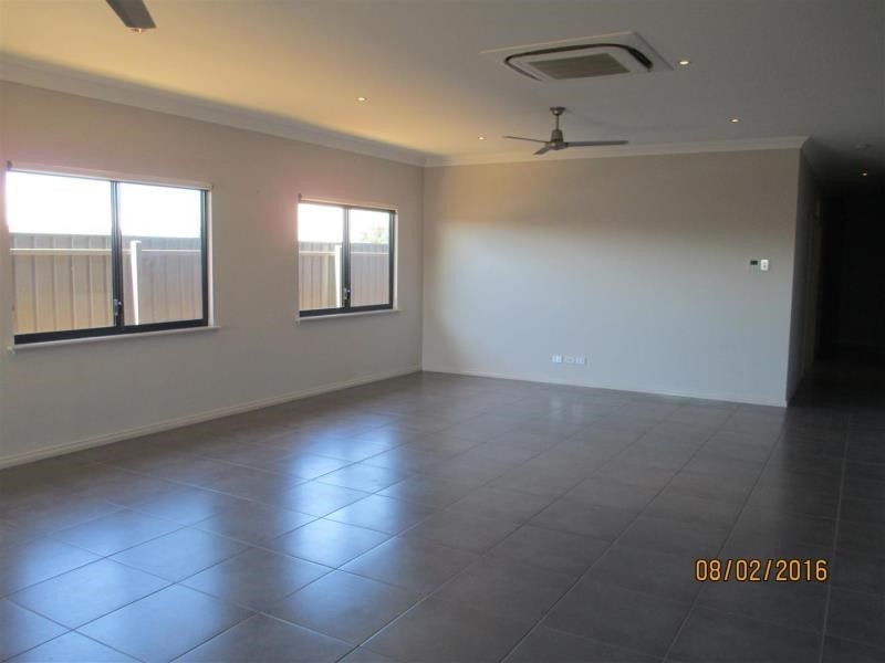 27 Tharnda Road, Baynton WA 6714