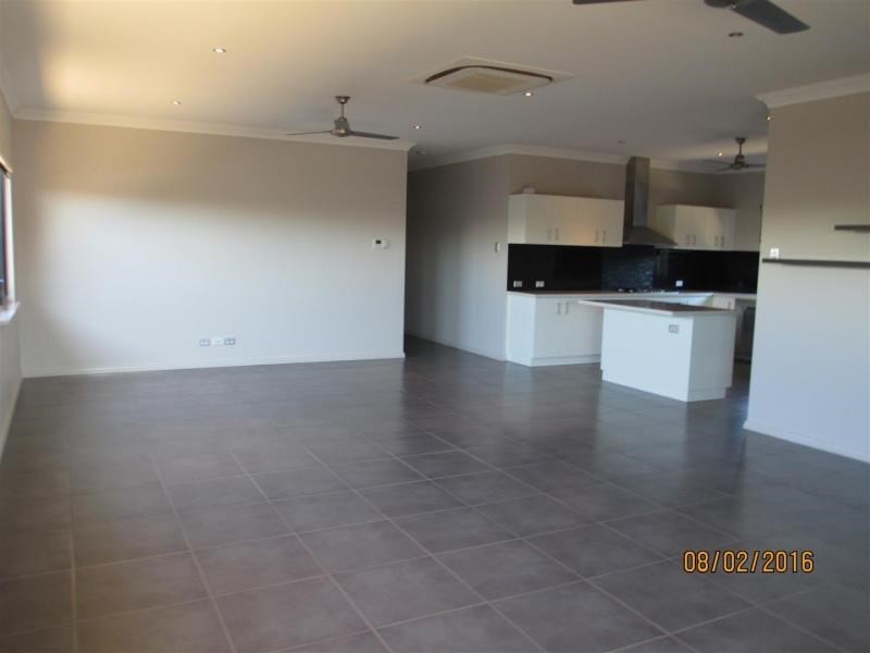 27 Tharnda Road, Baynton WA 6714