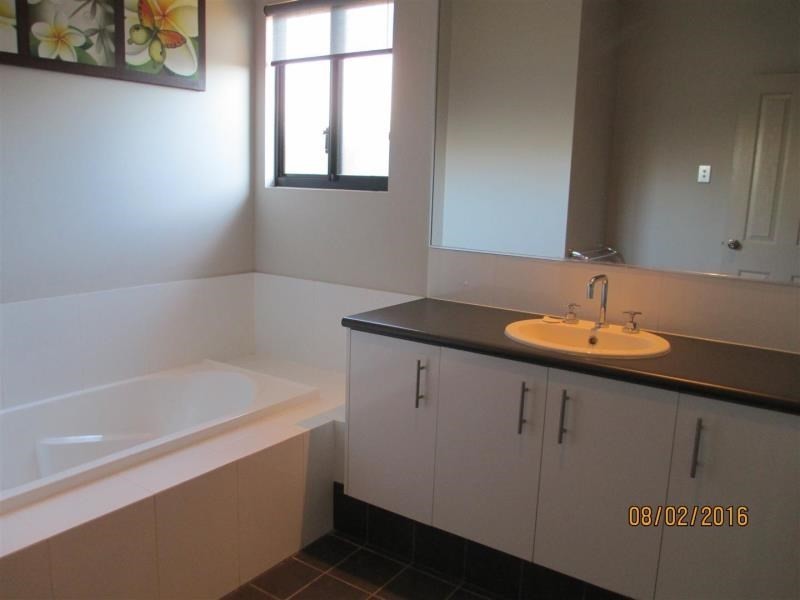 27 Tharnda Road, Baynton WA 6714