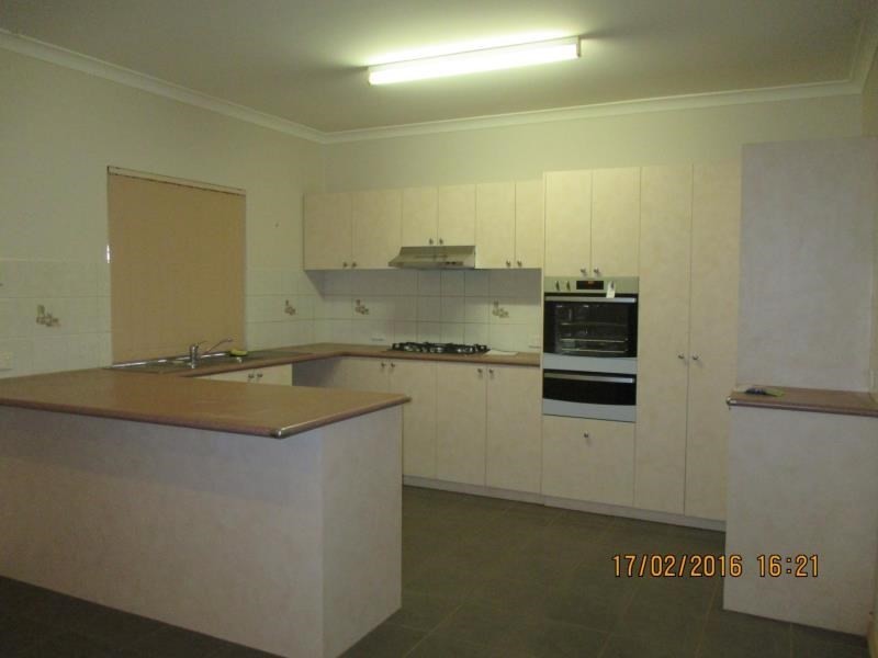 8E Wedge Place, Millars Well WA 6714