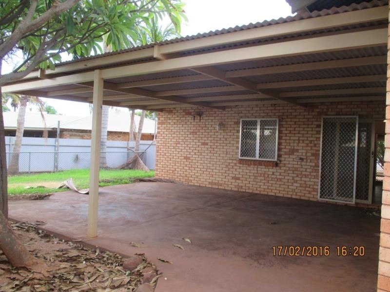 8E Wedge Place, Millars Well WA 6714