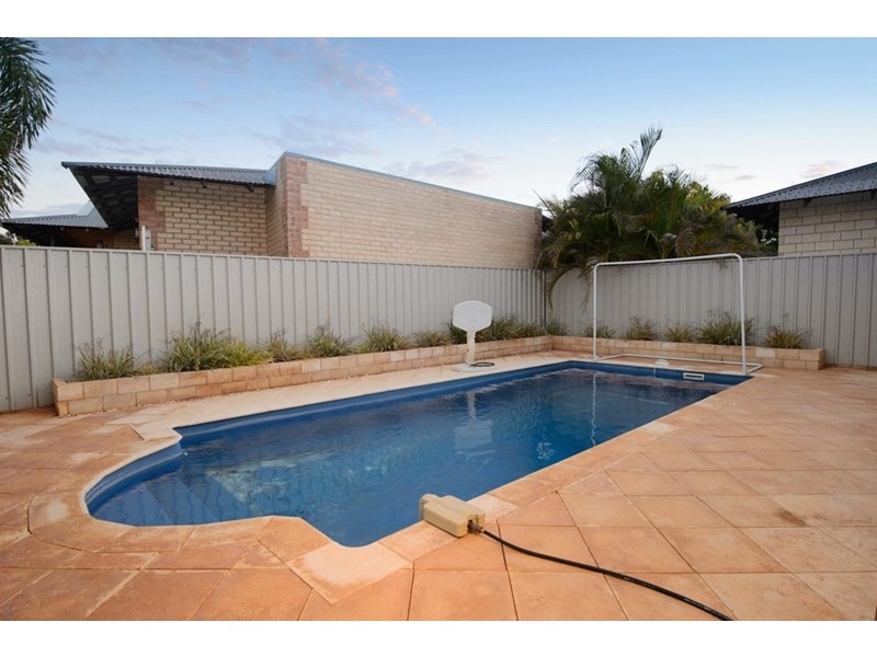 8 Kybra Way, Baynton WA 6714