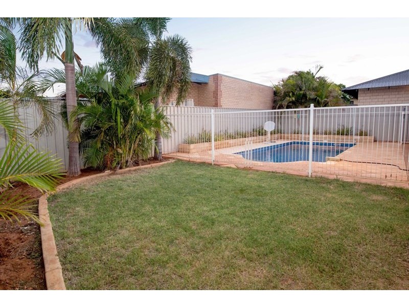 8 Kybra Way, Baynton WA 6714