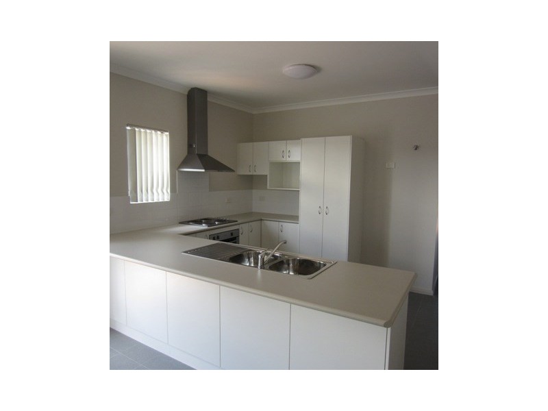 15 Bettong Bend, Baynton WA 6714