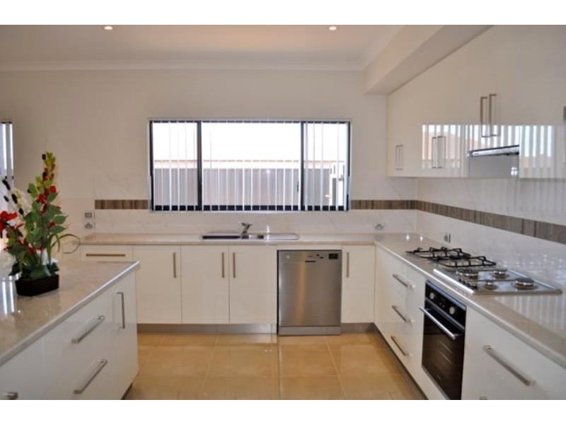 33 Mujira Ramble, Baynton WA 6714