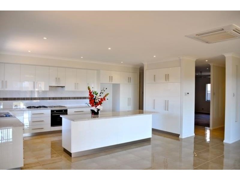 33 Mujira Ramble, Baynton WA 6714