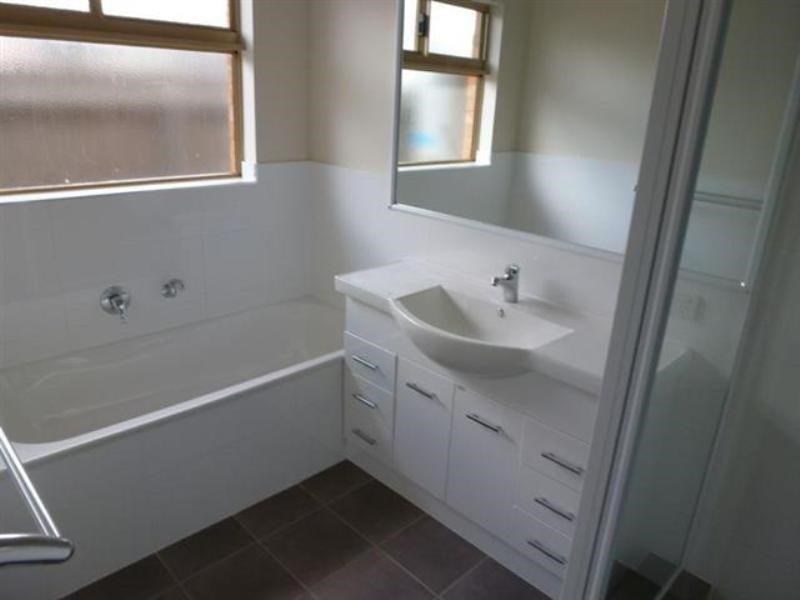 10 Yirrawari Street, Baynton WA 6714