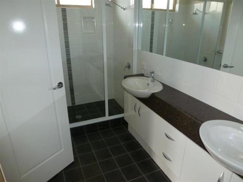 10 Yirrawari Street, Baynton WA 6714