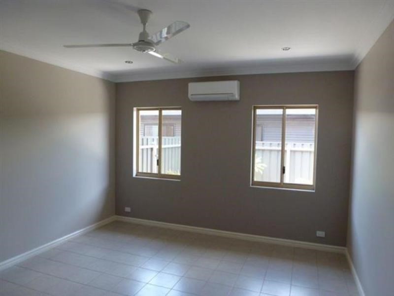 10 Yirrawari Street, Baynton WA 6714