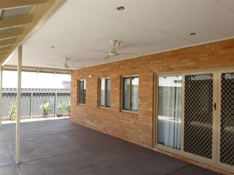 10 Yirrawari Street, Baynton WA 6714