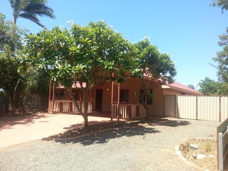 11 Buchanan Circuit, Baynton WA 6714