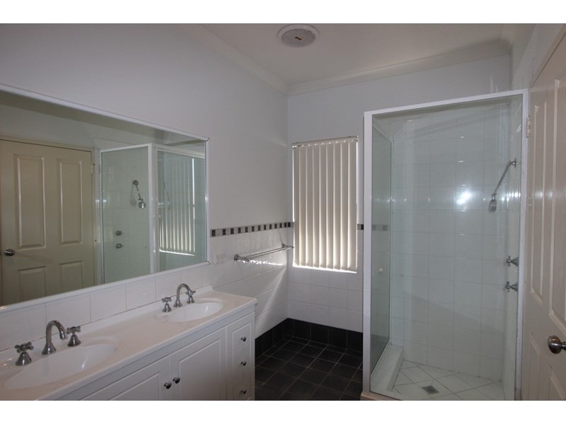 4 Schooner Street, Baynton WA 6714