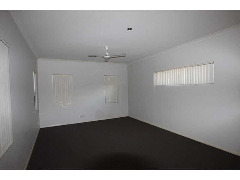 4 Schooner Street, Baynton WA 6714