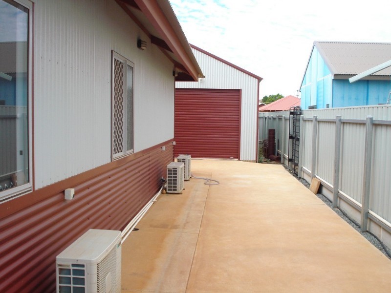 32 Walkington Cir, Karratha WA 6714