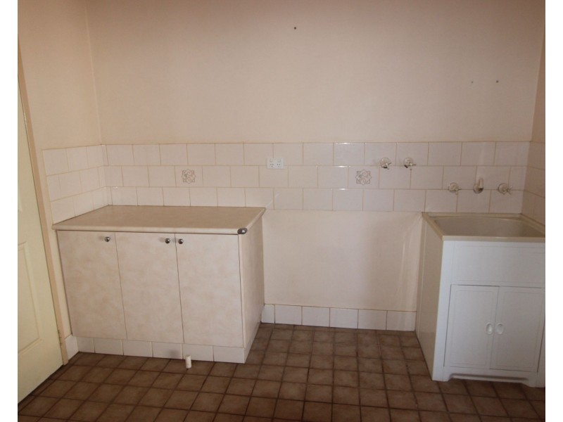 8F Wedge Place, Millars Well WA 6714