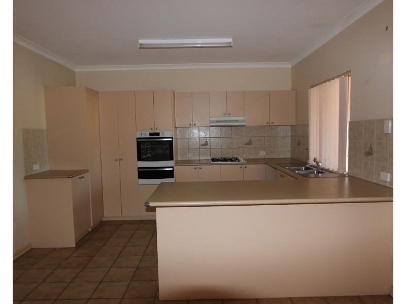 8F Wedge Place, Millars Well WA 6714