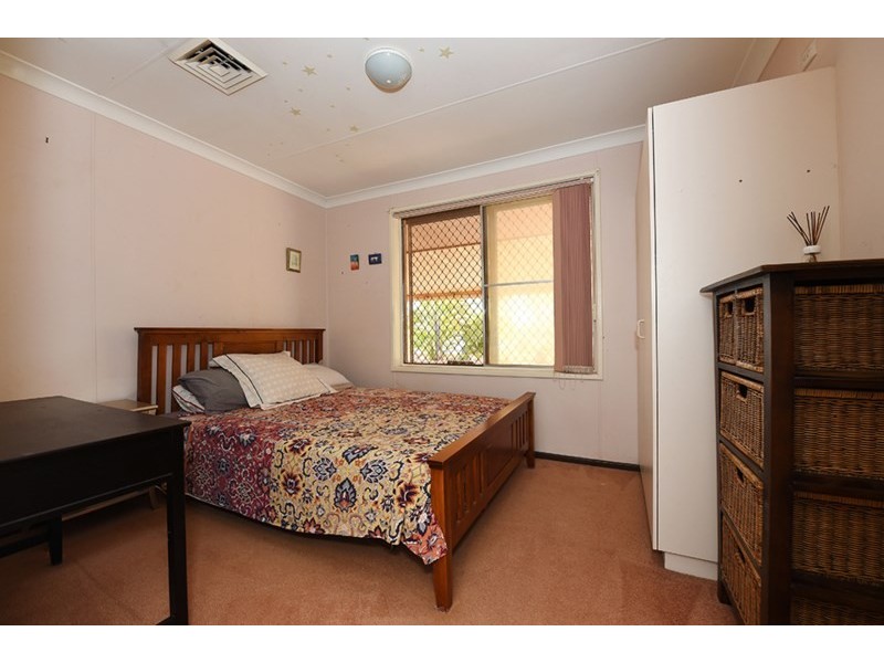 8 Hannan Crescent, Dampier WA 6713