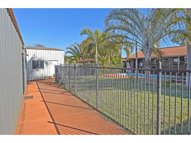 8 Hannan Crescent, Dampier WA 6713