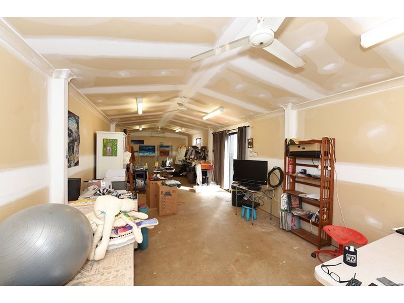 8 Hannan Crescent, Dampier WA 6713