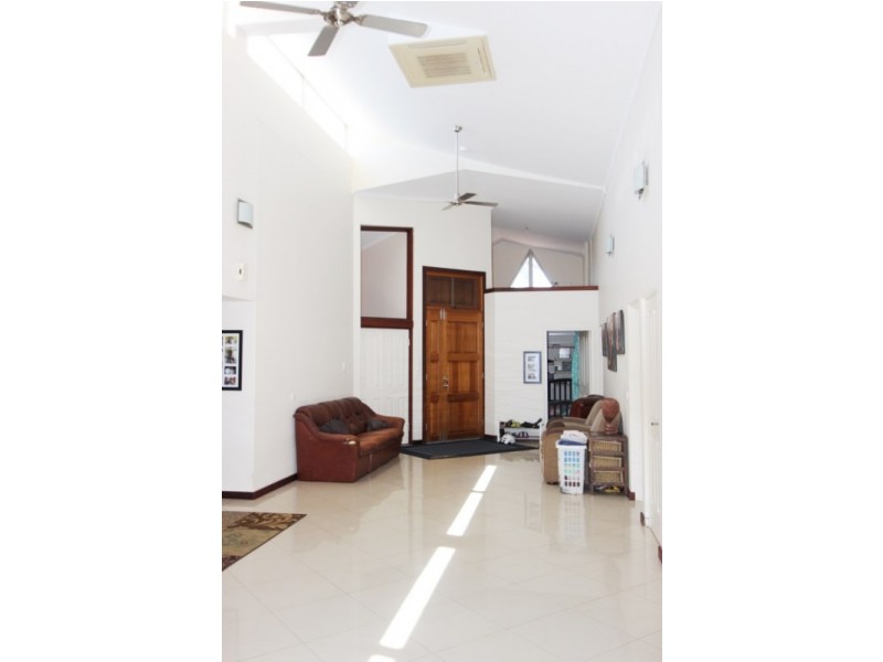 8 Baynton Drive, Baynton WA 6714