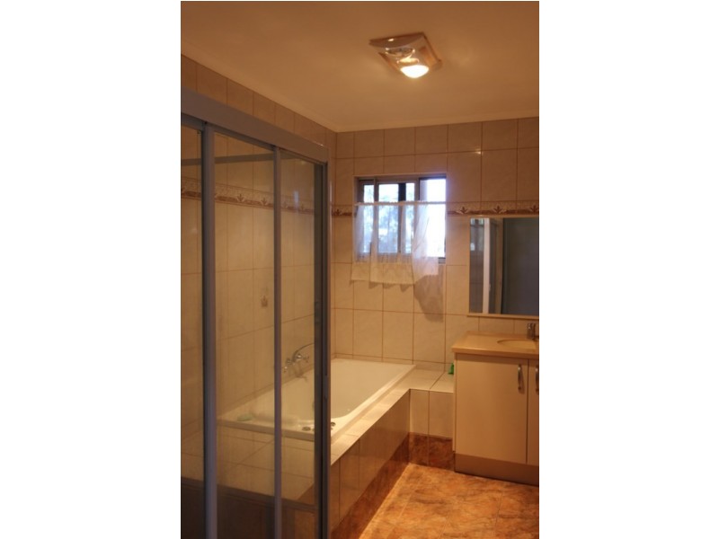 8 Baynton Drive, Baynton WA 6714