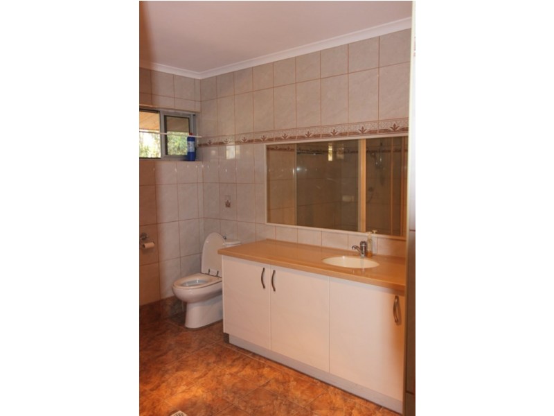 8 Baynton Drive, Baynton WA 6714