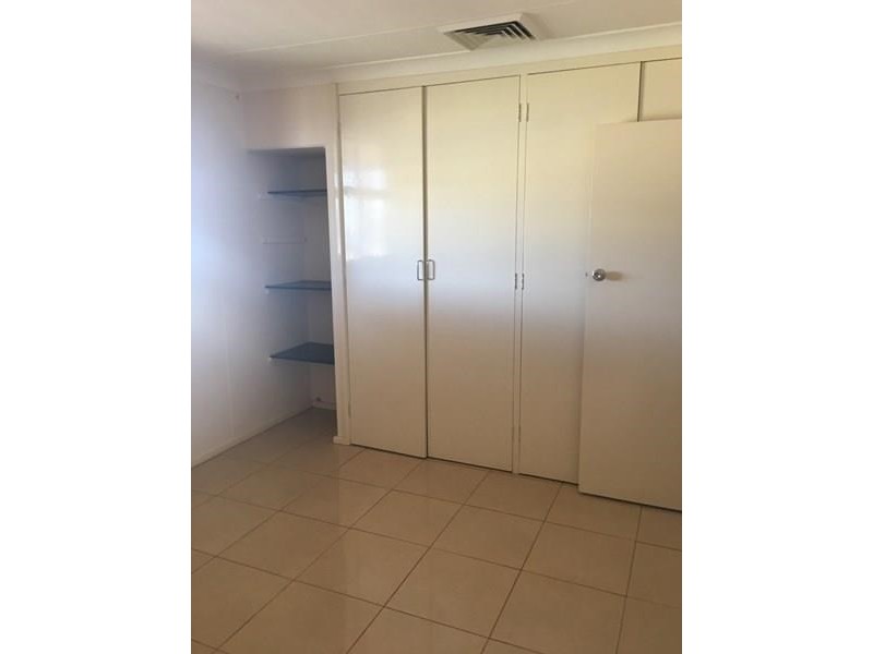 8 Lockyer Crescent, Dampier WA 6713