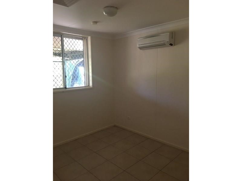 8 Lockyer Crescent, Dampier WA 6713