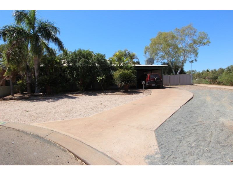 8 Britt Place, Baynton WA 6714