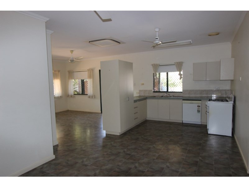 8 Britt Place, Baynton WA 6714