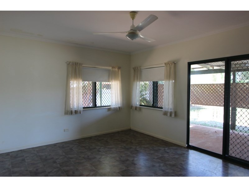 8 Britt Place, Baynton WA 6714