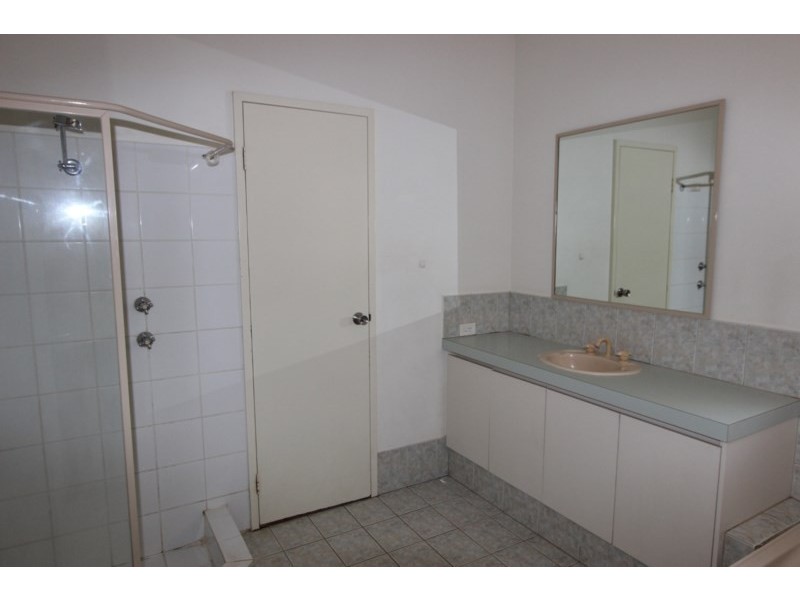 8 Britt Place, Baynton WA 6714