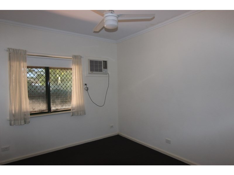 8 Britt Place, Baynton WA 6714