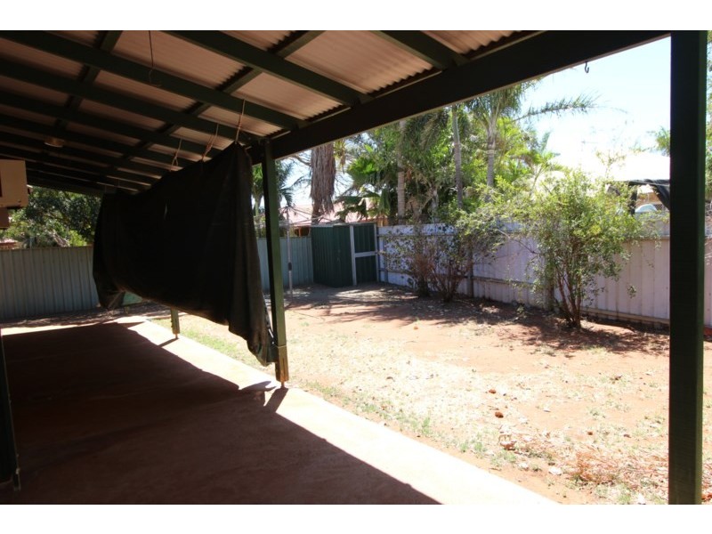 8 Britt Place, Baynton WA 6714